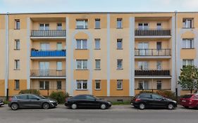 Studio Apartment Ochota Siemieńskiego by Renters